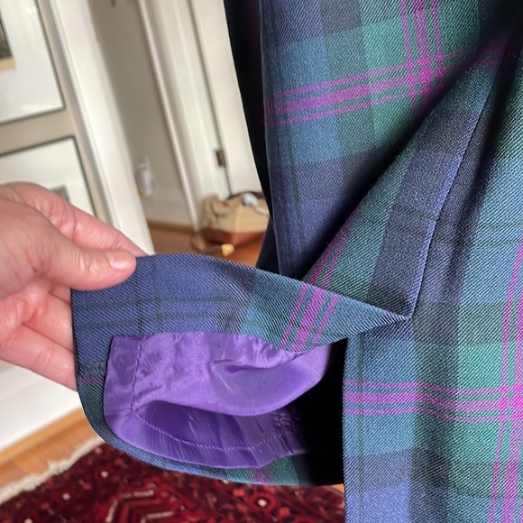 J. McLaughlin Scottish Plaid Fully Lined Mini Skirt with back vent. Size 2 - Picture 5 of 10